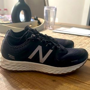 WOMENS FRESH FOAM ARISHI V4 RUNNING SHOE